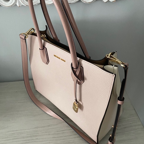 Michael Kors Handbags - Michael kors handbag